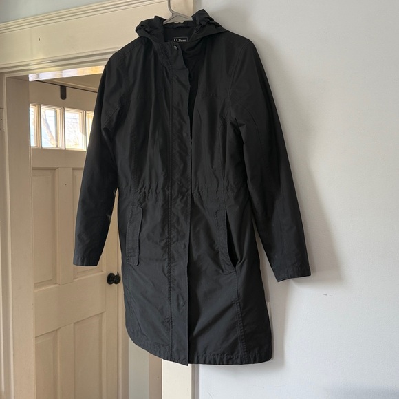 L.L. Bean primaloft insulated medium length rain coat - Picture 2 of 9